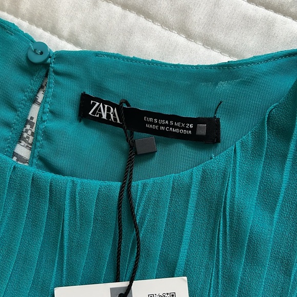 Zara - Pleated Dress - Picture 10 of 11